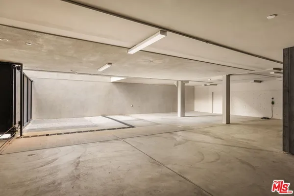 $13,000 | 4118 Wade Street, Los Angeles, CA 90066