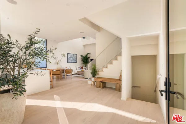 $13,000 | 4118 Wade Street, Los Angeles, CA 90066