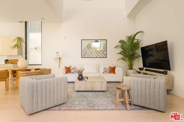 $13,000 | 4118 Wade Street, Los Angeles, CA 90066