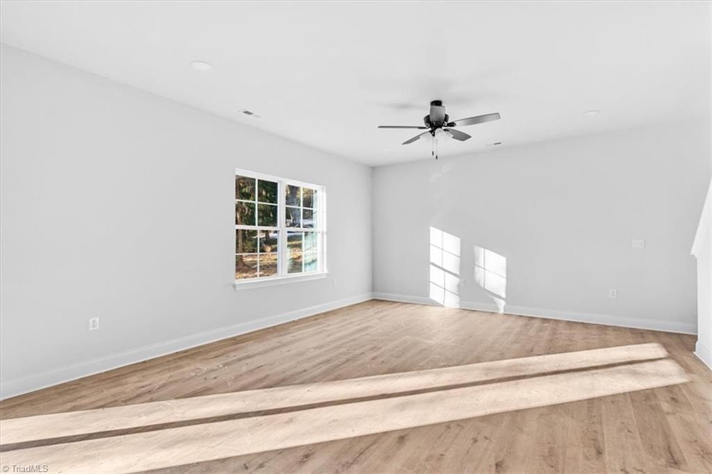 1105 Penny Road High Point, NC 27265 - Photo 5 of 33 Gallery Image 5