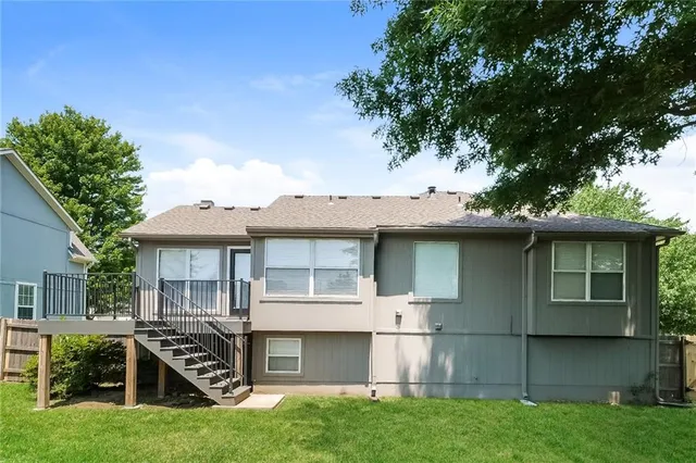 $2,595 | 2121 Southeast 7th Street, Lee's Summit, MO 64063
