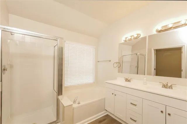 $2,595 | 2121 Southeast 7th Street, Lee's Summit, MO 64063