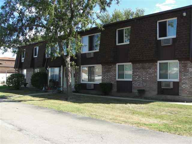 30229 Utica Road, Unit 62 Roseville, MI 48066 - Photo 1 of 8 31025352.JPG