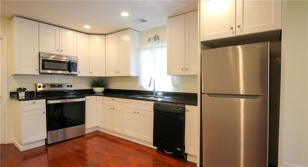 899 East Doyle Street Toccoa, GA 30577 - Photo 6 of 28