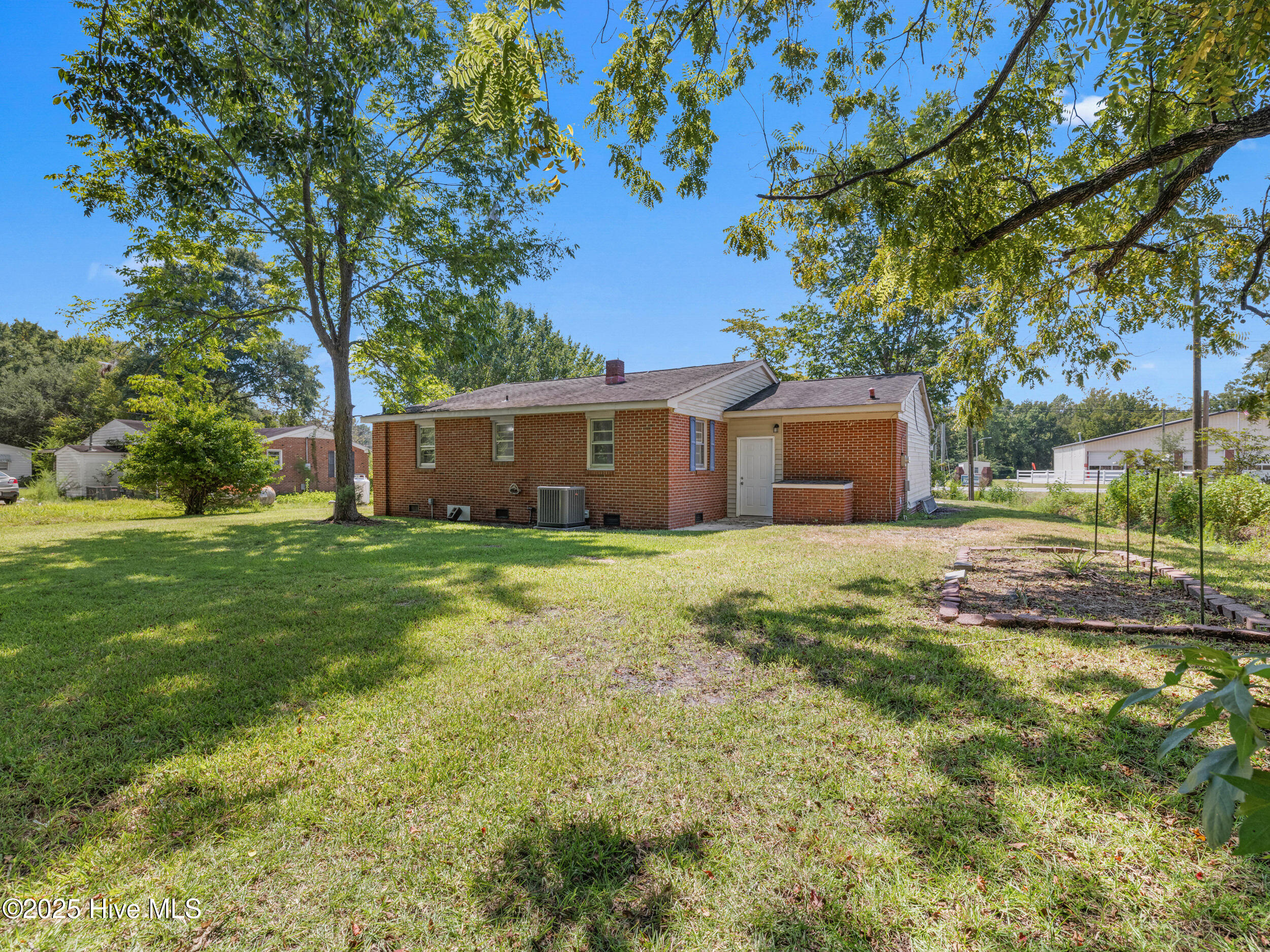 4824 Gum Branch Road Jacksonville, NC 28546 - Photo 33 of 39 025a5085