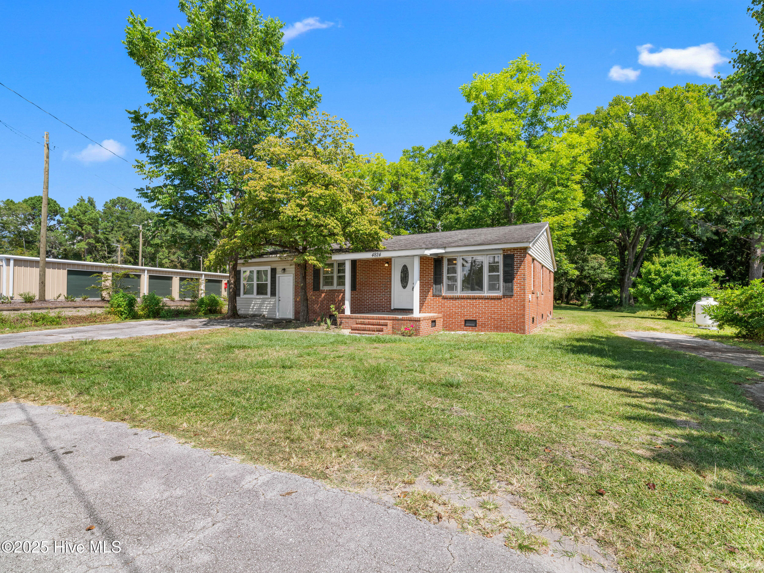 4824 Gum Branch Road Jacksonville, NC 28546 - Photo 3 of 39 025a4978