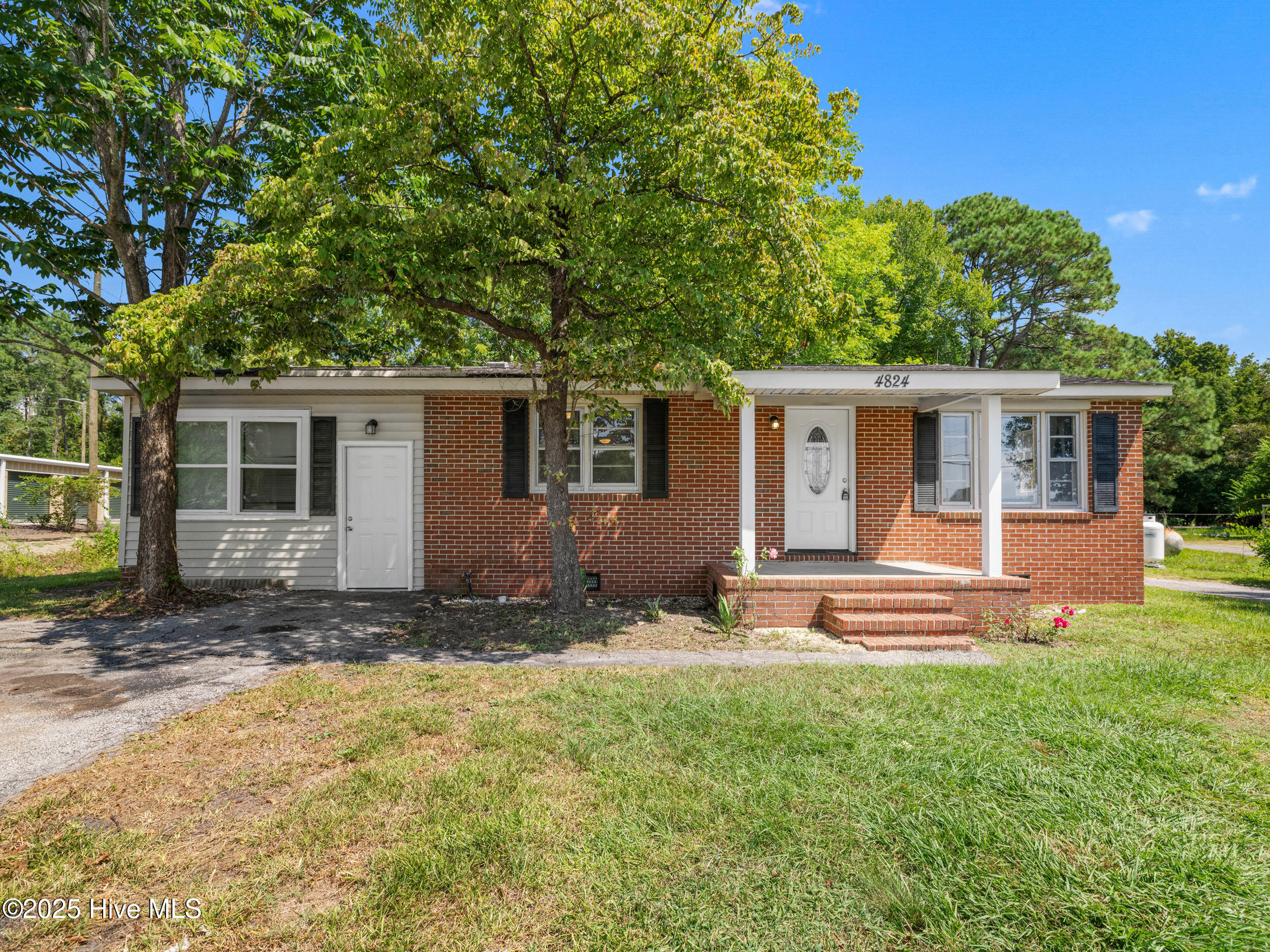 4824 Gum Branch Road Jacksonville, NC 28546 - Photo 4 of 39 025a4981