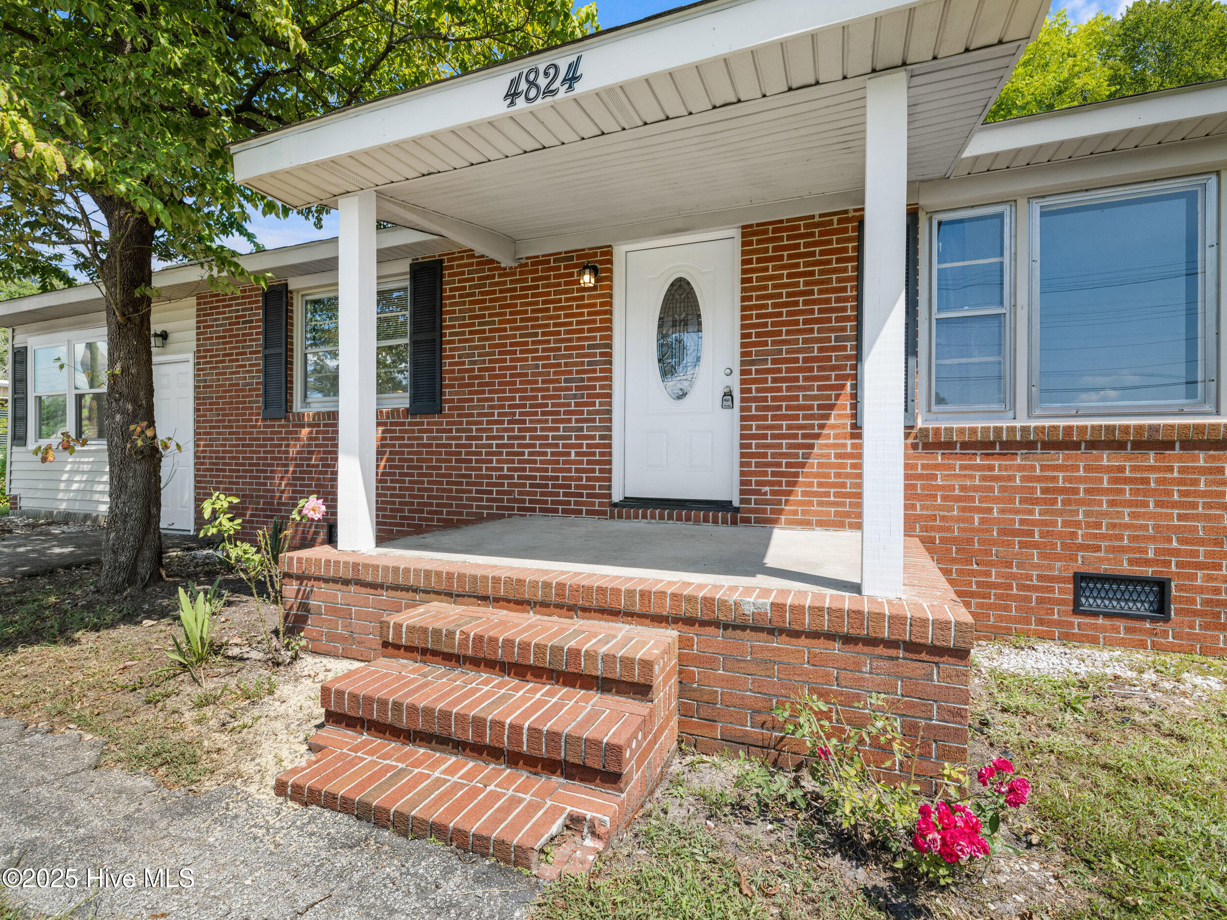 4824 Gum Branch Road Jacksonville, NC 28546 - Photo 5 of 39 025a4987