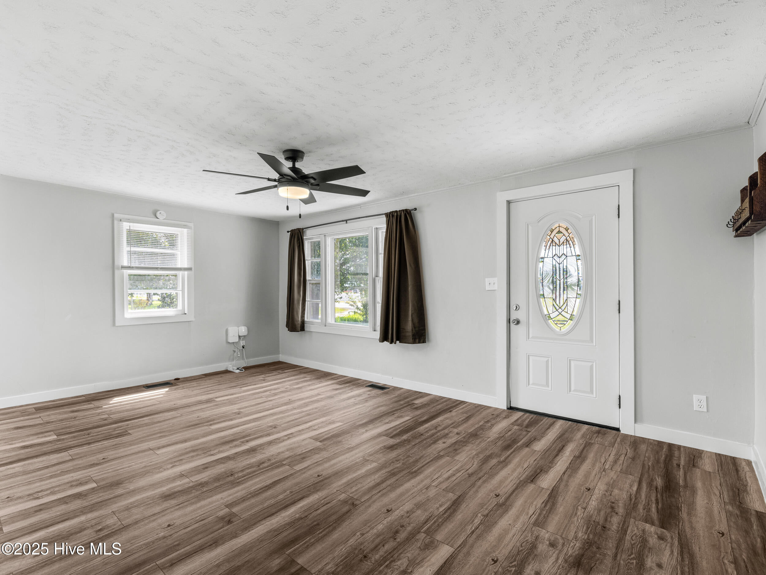 4824 Gum Branch Road Jacksonville, NC 28546 - Photo 7 of 39 025a4996