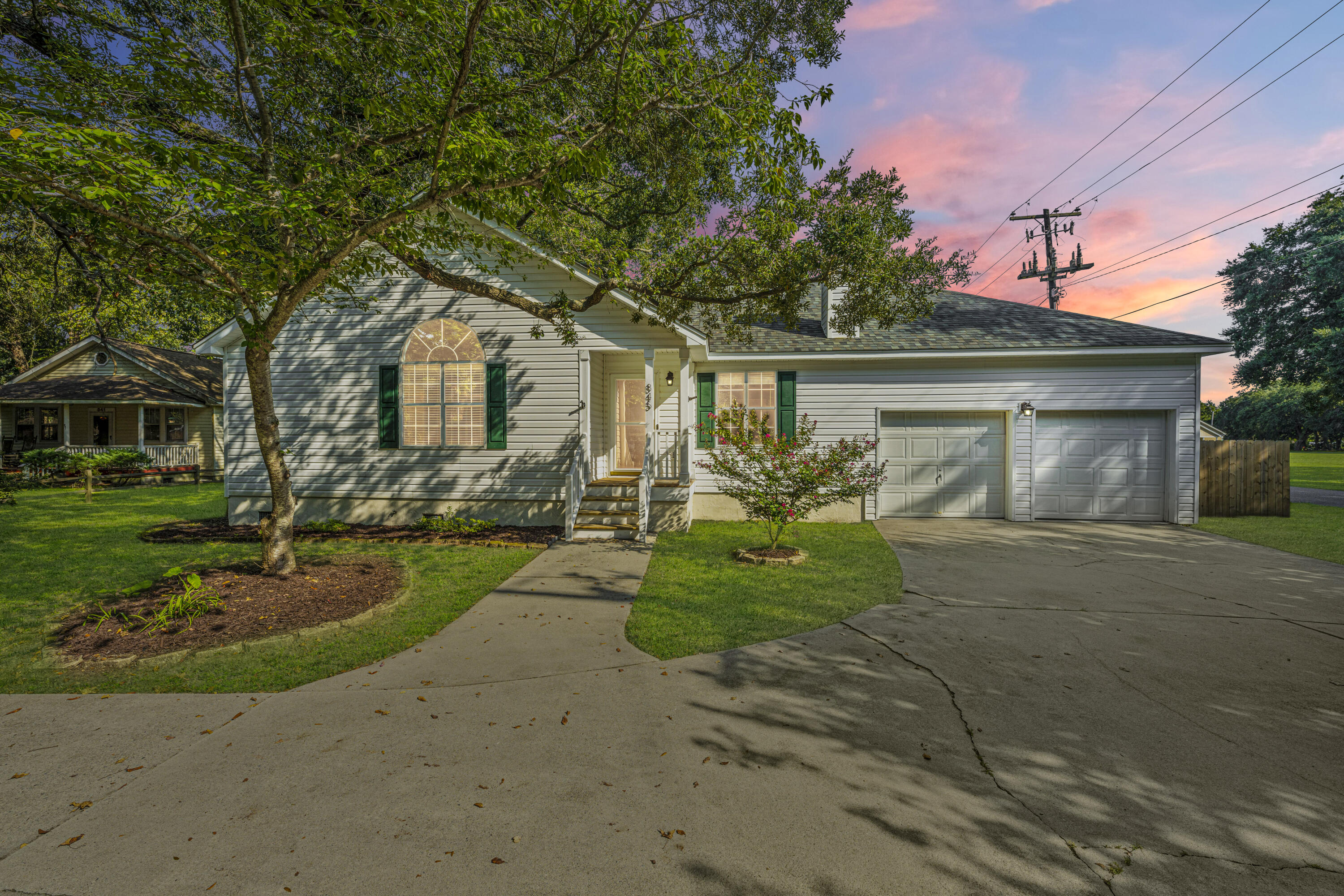 845 Fort Johnson Road Charleston, SC 29412 - Photo 1 of 28 1-Front-SKY