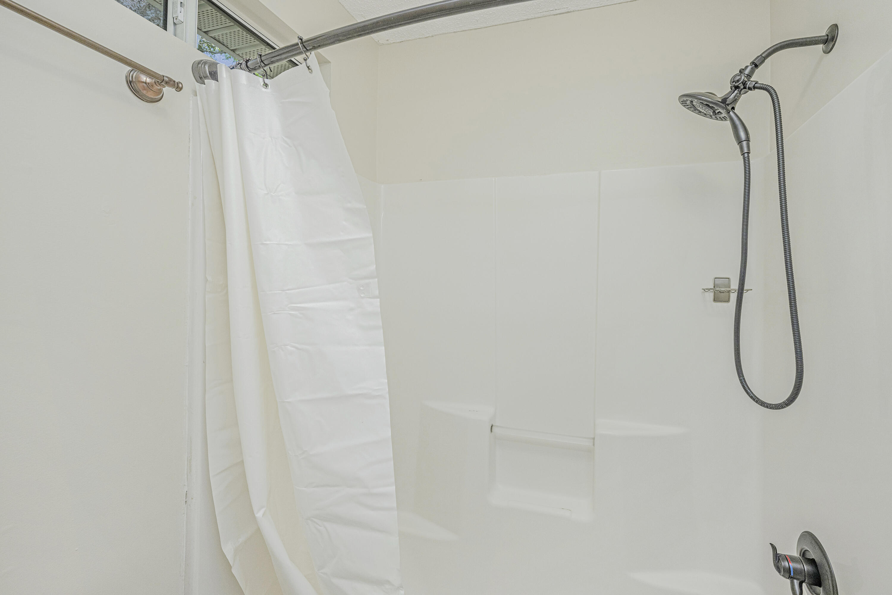 845 Fort Johnson Road Charleston, SC 29412 - Photo 13 of 28 13-Master Shower