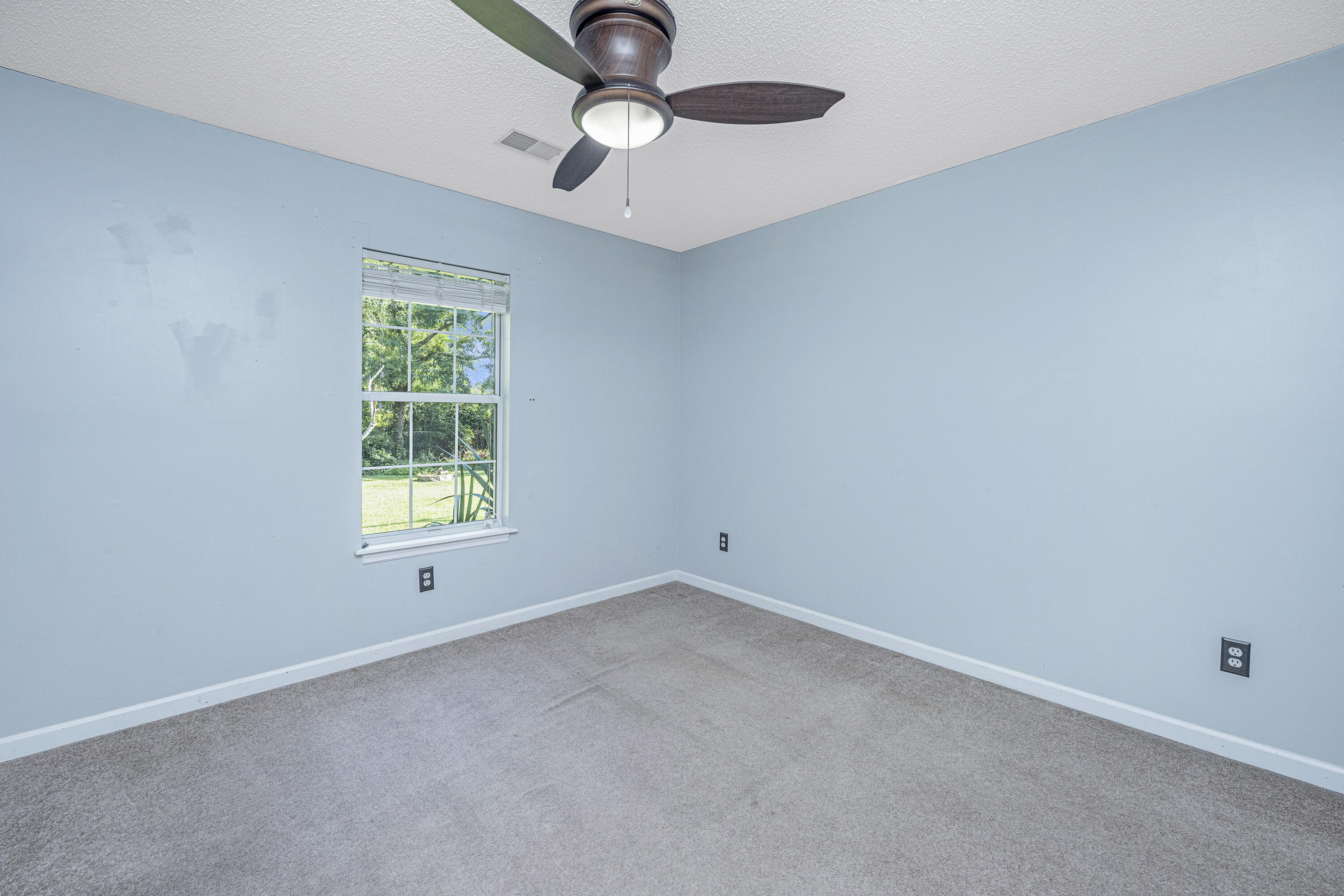 845 Fort Johnson Road Charleston, SC 29412 - Photo 18 of 28 18-Front Bedroom