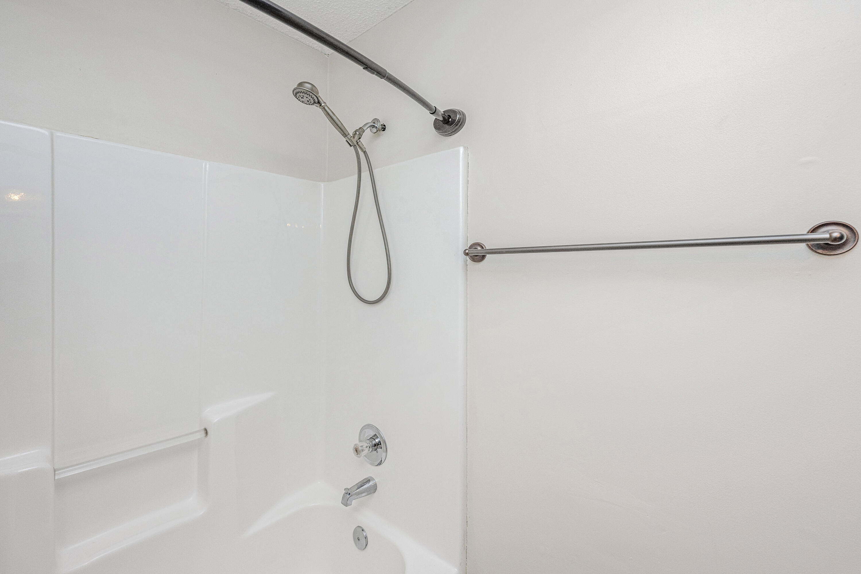 845 Fort Johnson Road Charleston, SC 29412 - Photo 20 of 28 20-Main Bath-Shower
