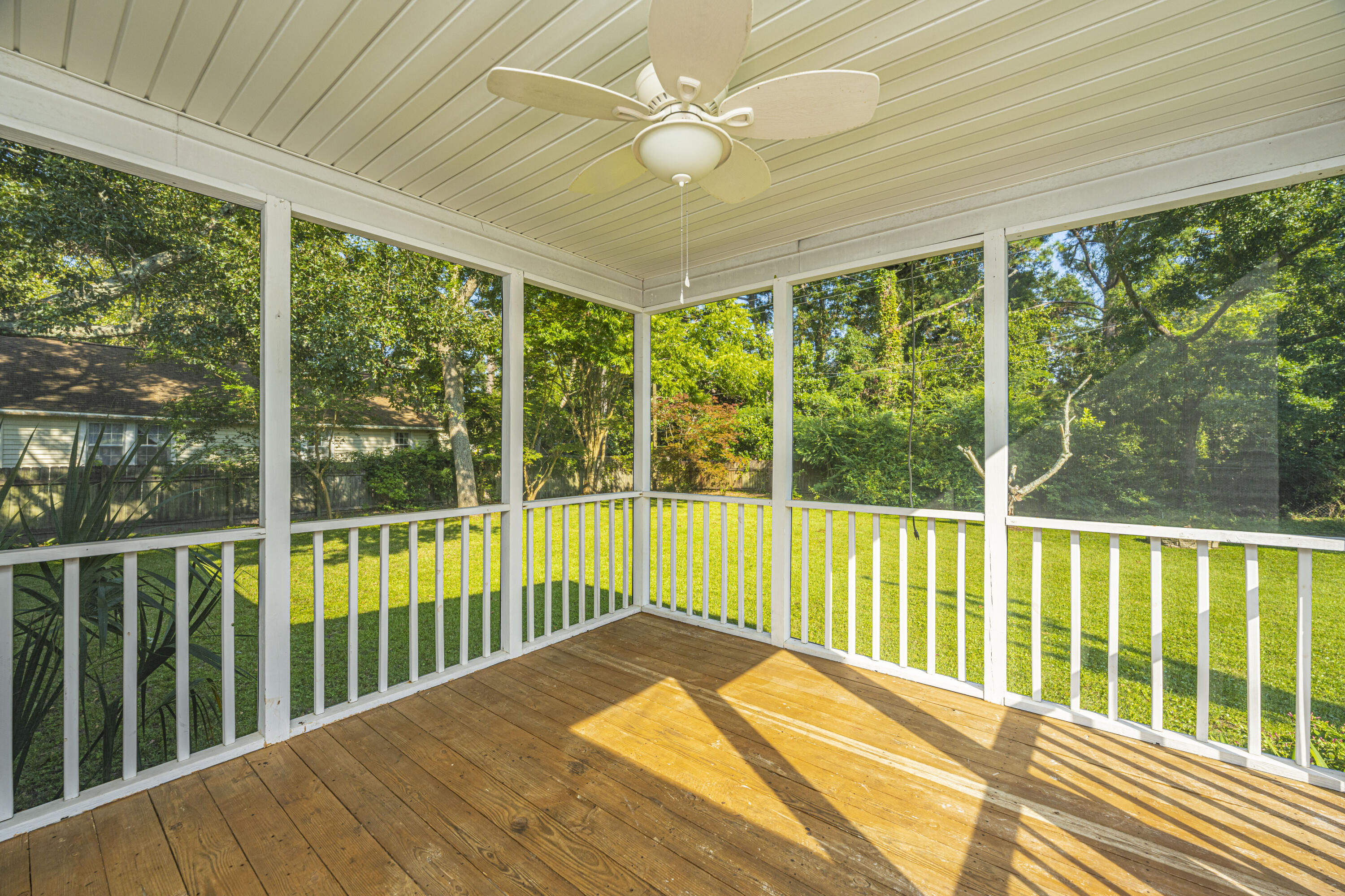 845 Fort Johnson Road Charleston, SC 29412 - Photo 21 of 28 21-Screened Porch
