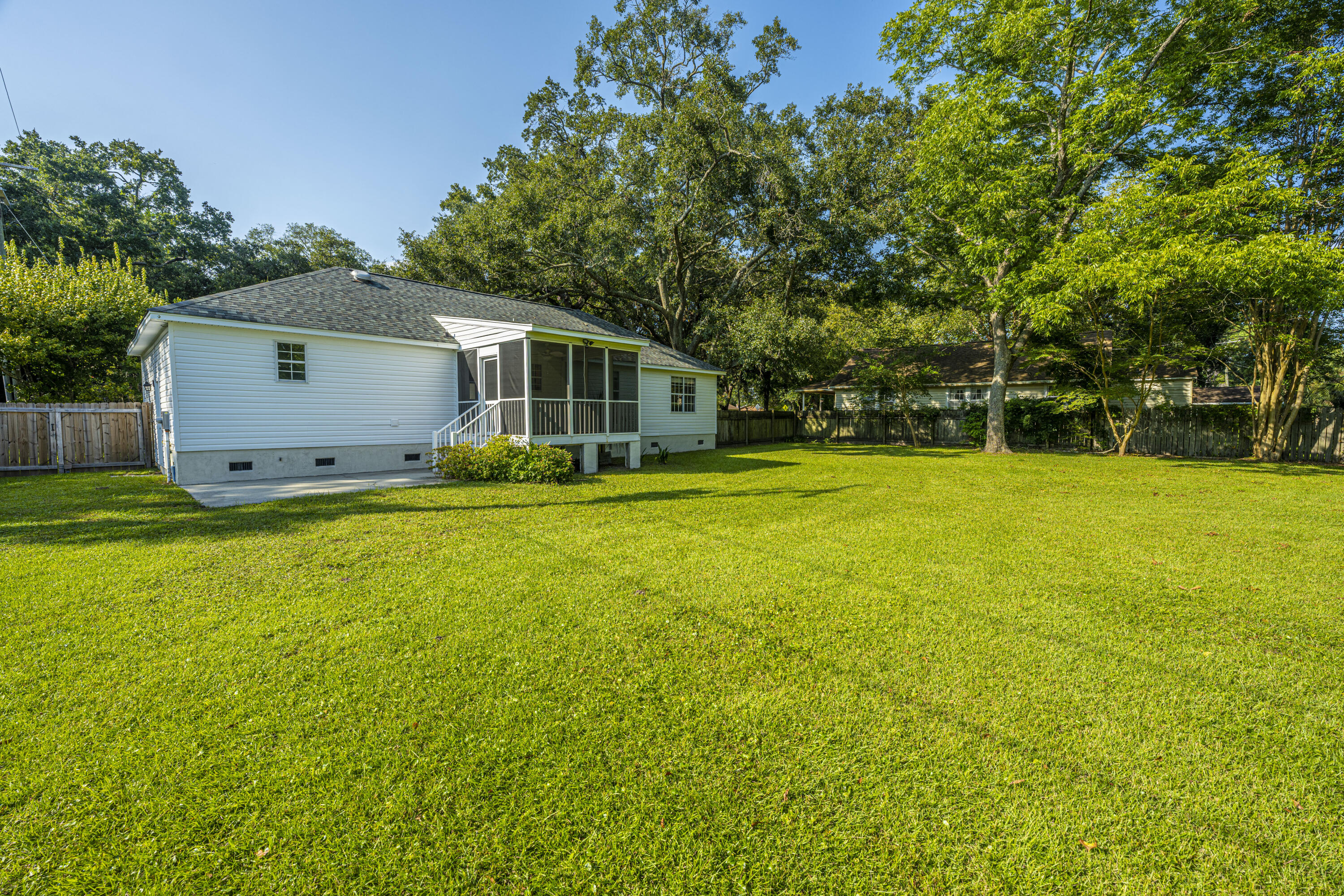 845 Fort Johnson Road Charleston, SC 29412 - Photo 27 of 28 27-Backyard-House