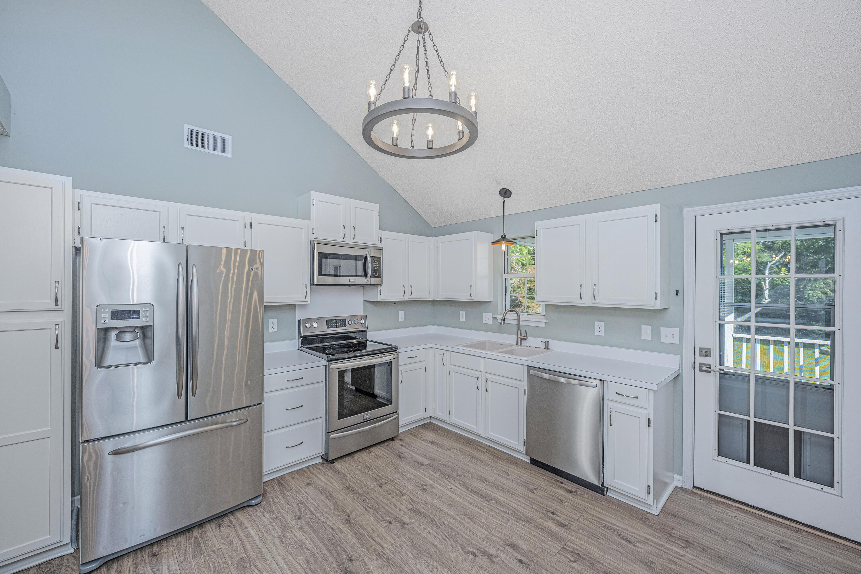 845 Fort Johnson Road Charleston, SC 29412 - Photo 7 of 28 7-Kitchen1