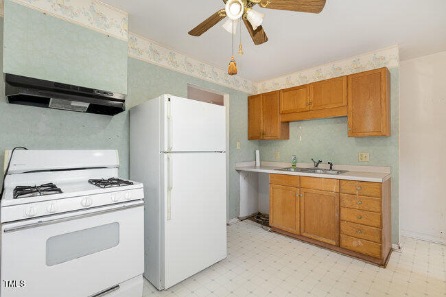 1133 Horseshoe Road Durham, NC 27703 - Photo 12 of 36 007_img_8121-edit
