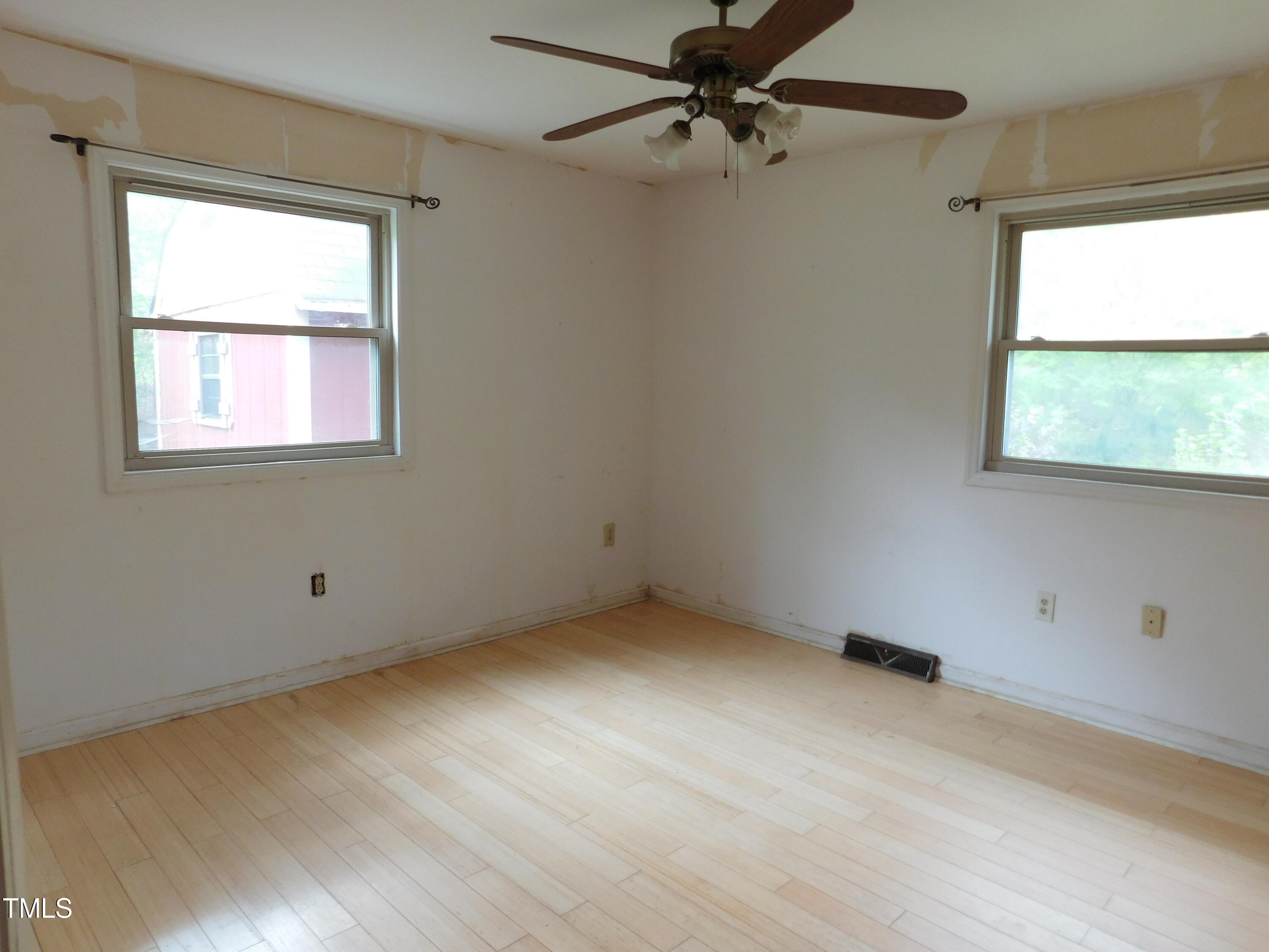 1133 Horseshoe Road Durham, NC 27703 - Photo 19 of 36 DSCN2711