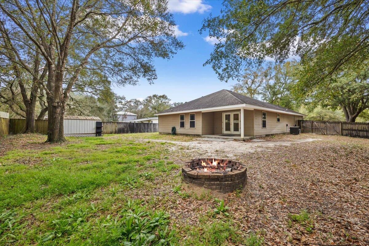 8445 Rynes Circle Navarre, FL 32566 - Photo 21 of 26 21
