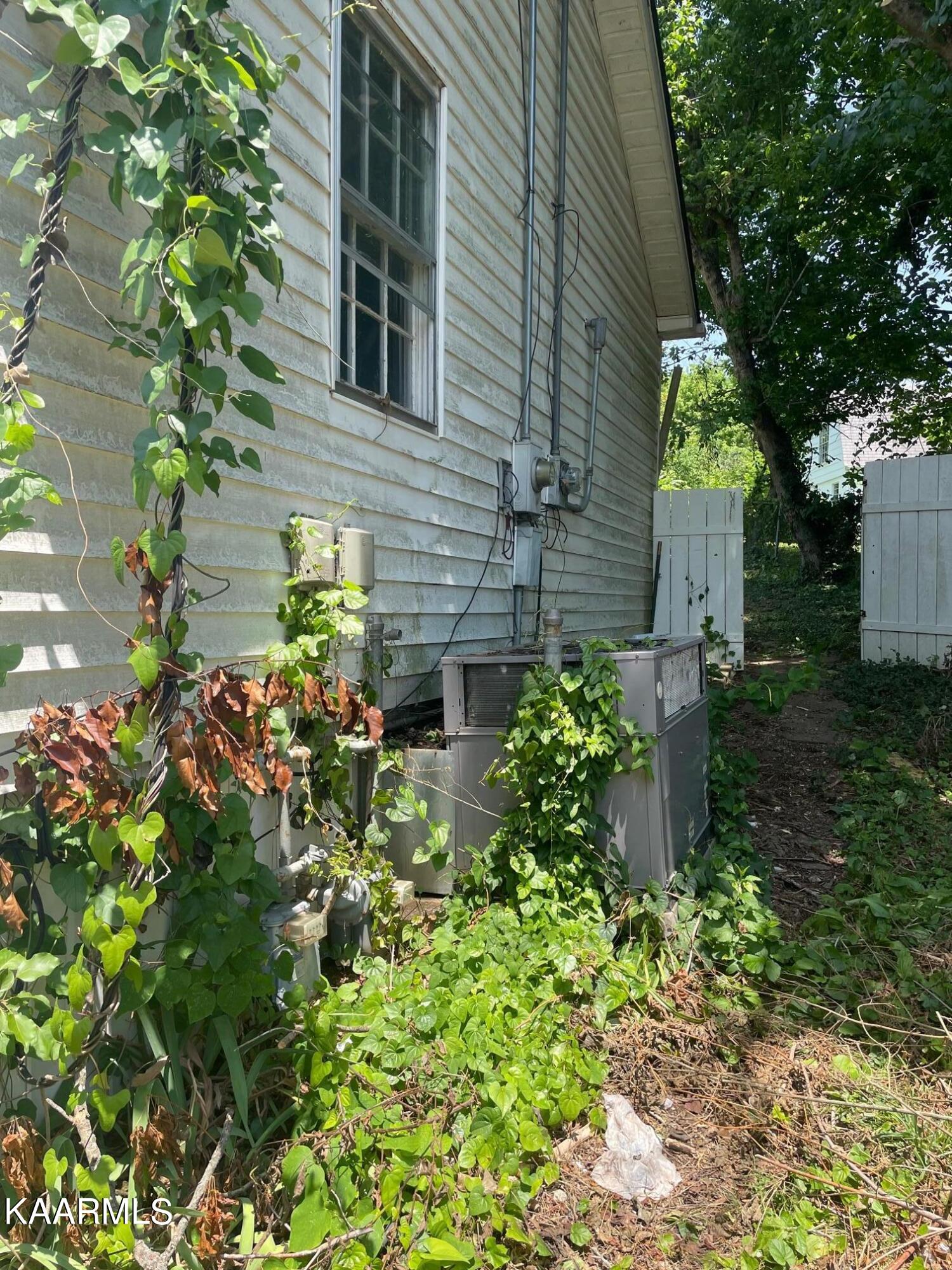 188-190 Robertsville Road Oak Ridge, TN 37830 - Photo 4 of 28 4