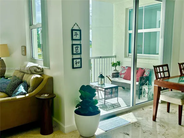 $3,900 | 9172 Collins Avenue, Unit 305, Surfside, FL 33154