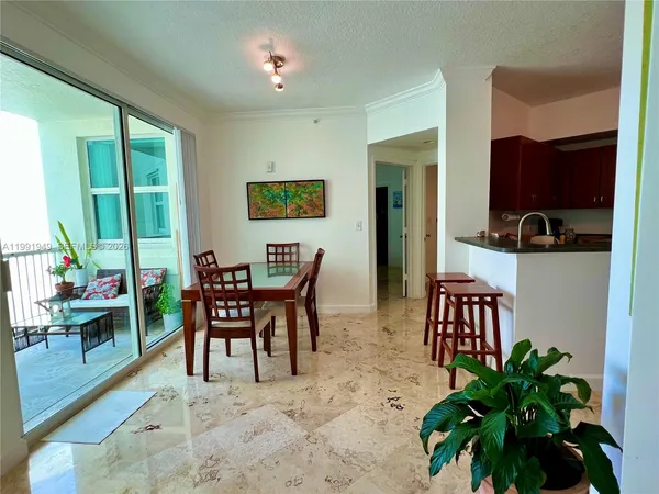 $3,900 | 9172 Collins Avenue, Unit 305, Surfside, FL 33154