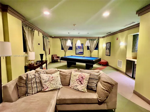 $3,900 | 9172 Collins Avenue, Unit 305, Surfside, FL 33154