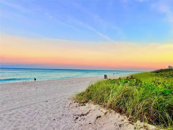 $3,900 | 9172 Collins Avenue, Unit 305, Surfside, FL 33154