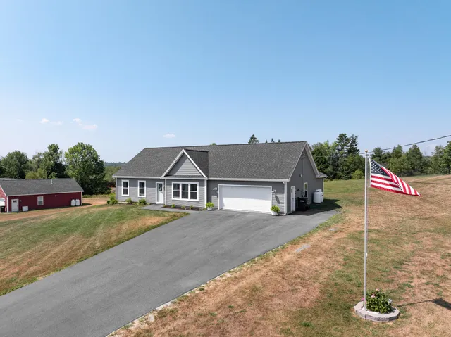 $459,900 | 26 Knl Crst Drive, Bangor, ME 04401