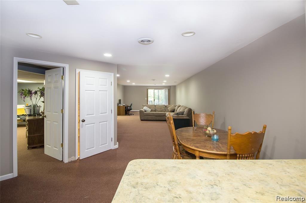 3080 Smugglers Ridge Walled Lake, MI 48390 - Photo 10 of 31 GetMedia (23).jpg