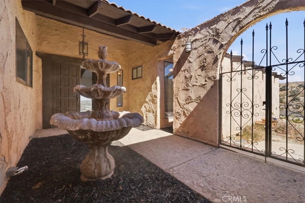 54026 Ridge Road Yucca Valley, CA 92284 - Photo 12 of 49