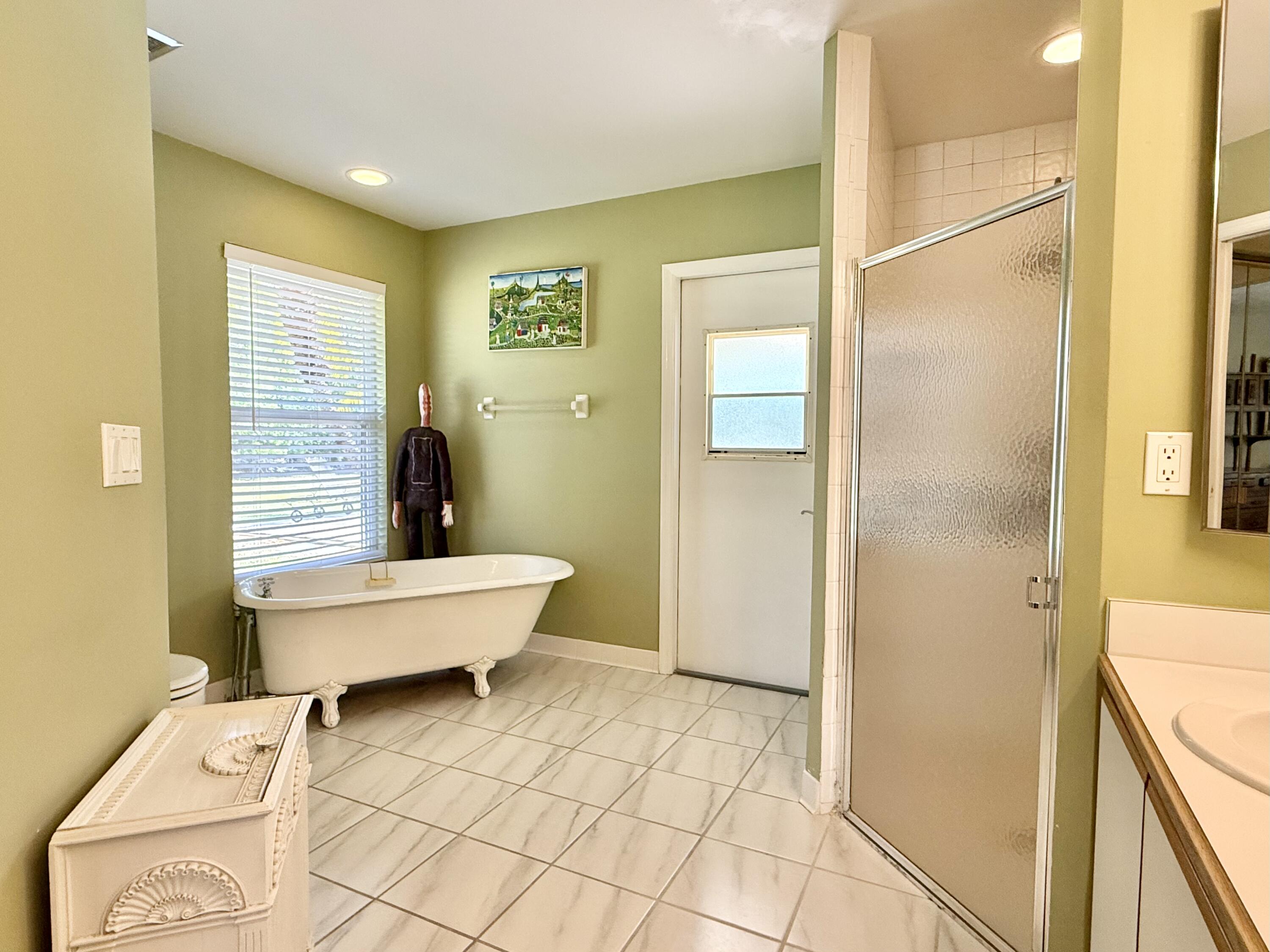 2884 Southeast Ranch Acres Circle Jupiter, FL 33478 - Photo 50 of 93 bathroom 1