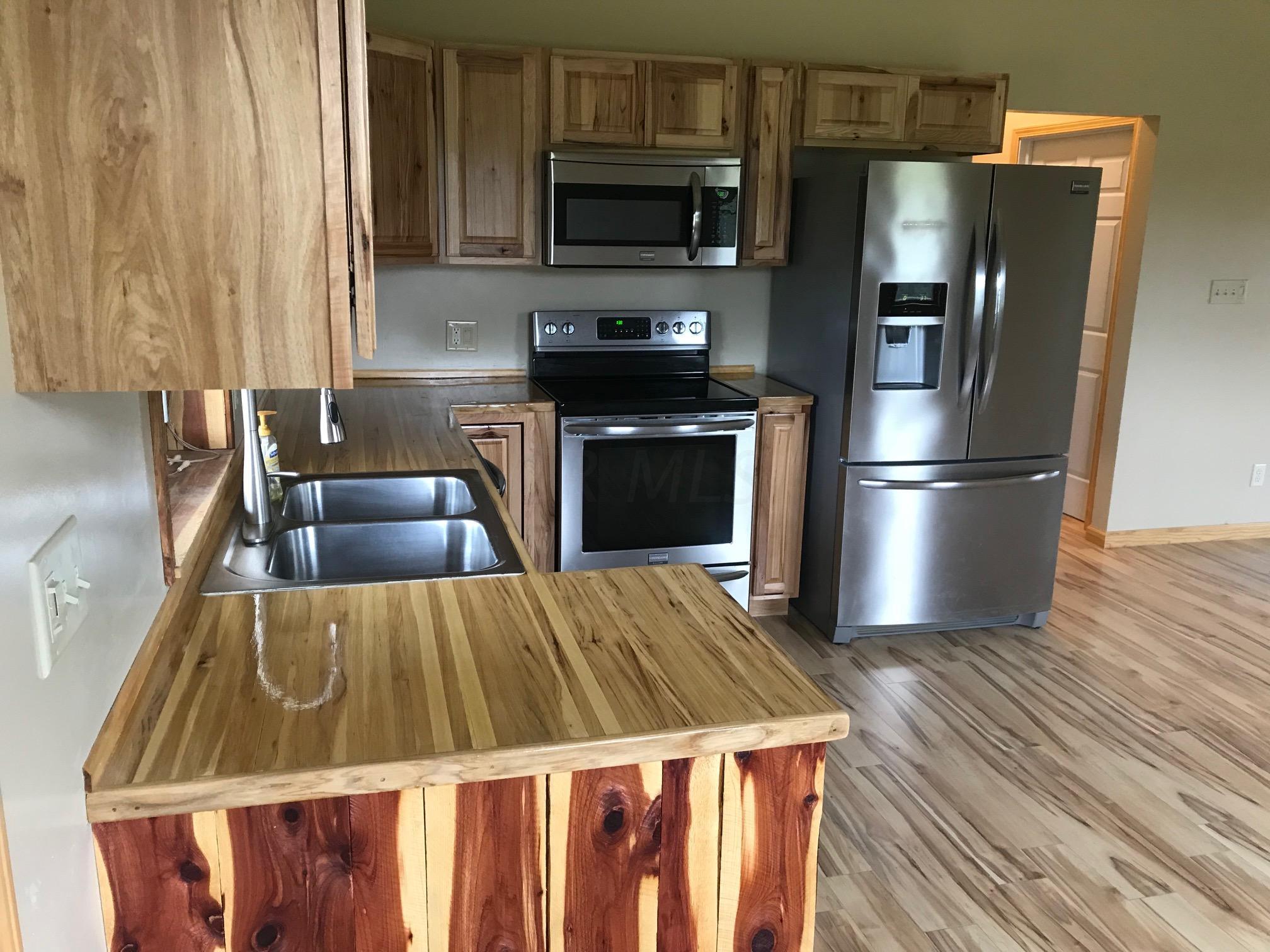 28271 Barton Road Logan, OH 43138 - Photo 3 of 18