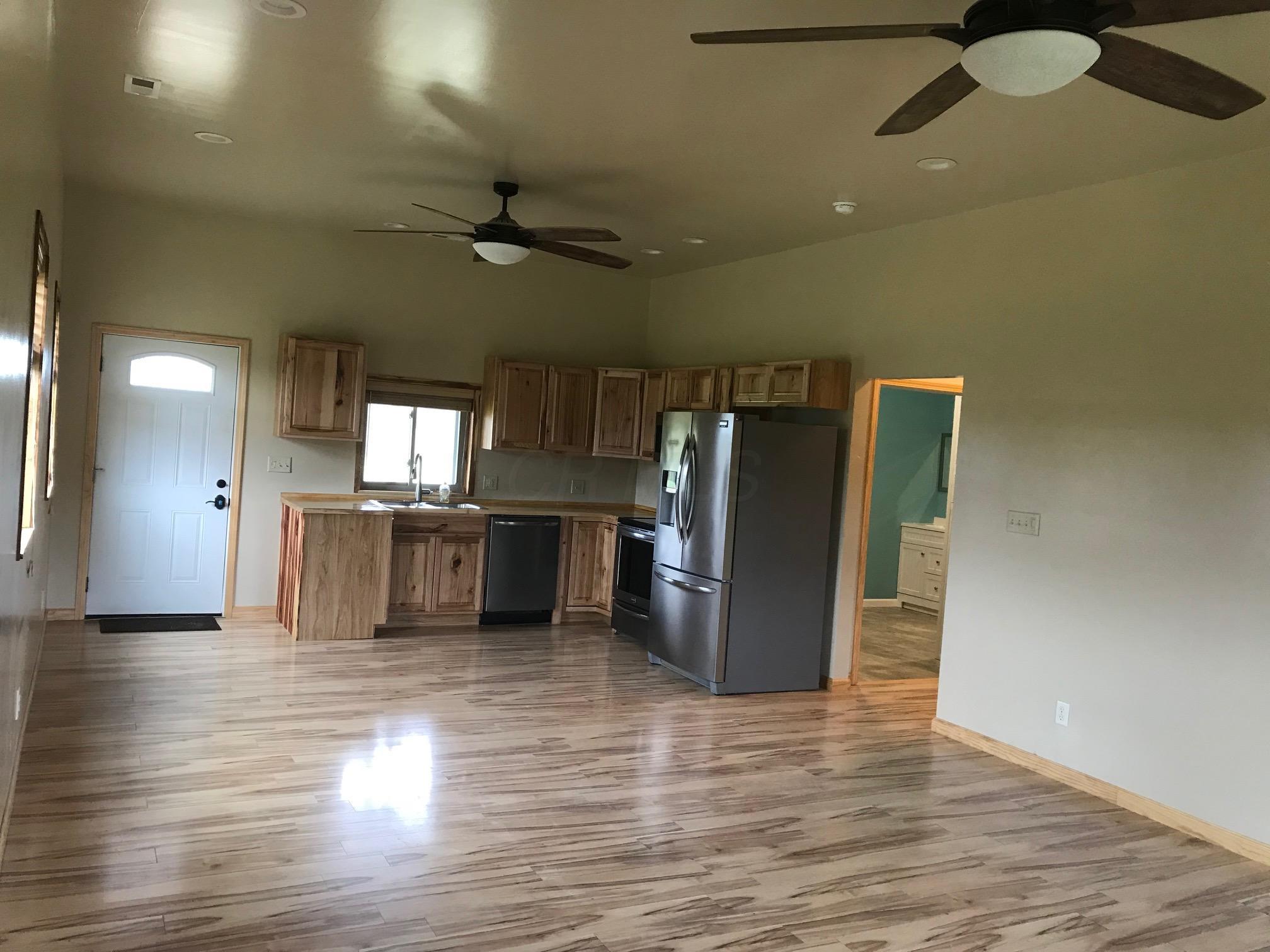 28271 Barton Road Logan, OH 43138 - Photo 5 of 18