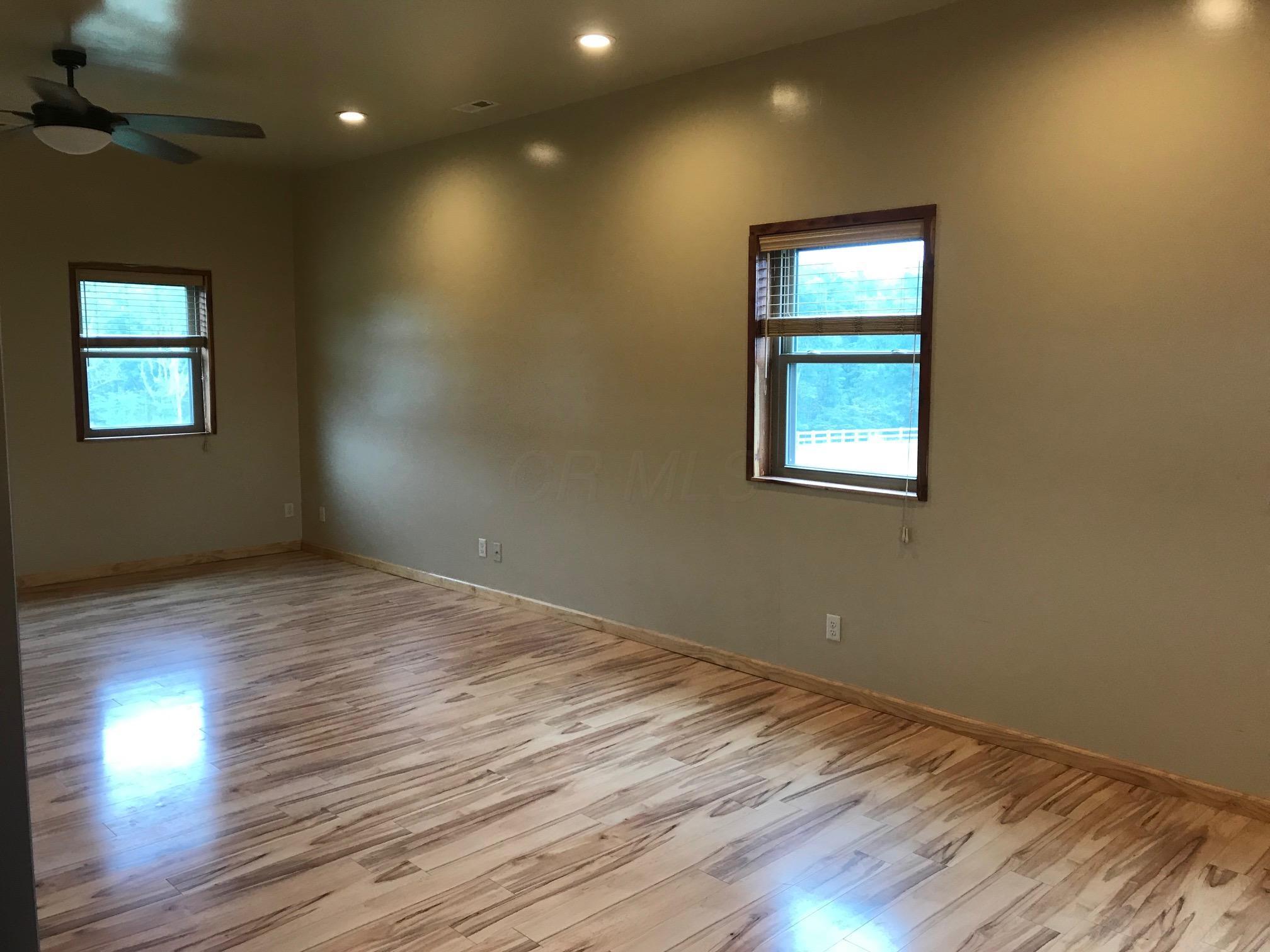28271 Barton Road Logan, OH 43138 - Photo 7 of 18