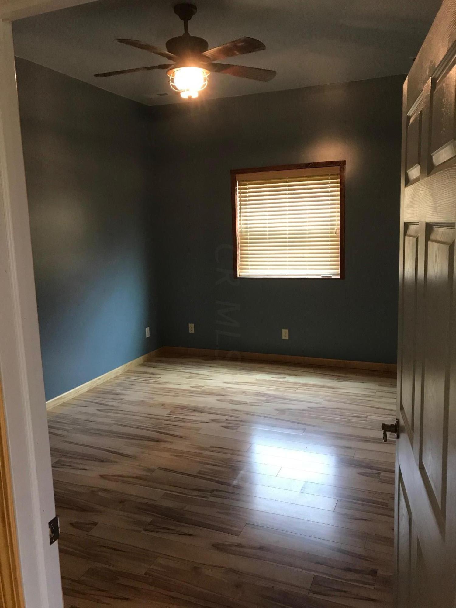 28271 Barton Road Logan, OH 43138 - Photo 8 of 18