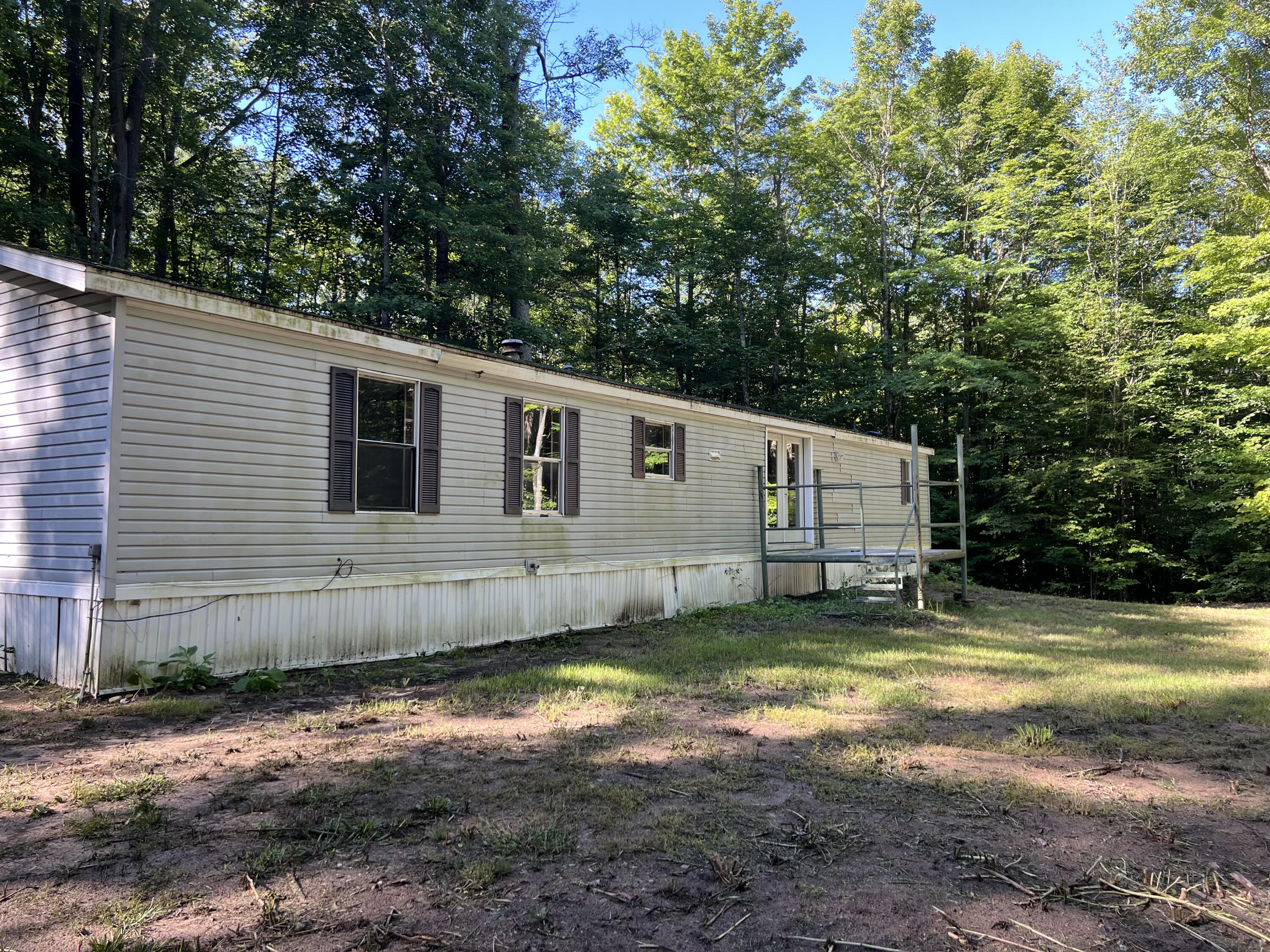 4464 Leckrone Road Brethren, MI 49619 - Photo 2 of 23 IMG_4700