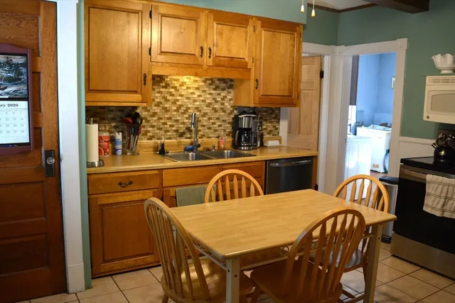 $304,900 | 92 Norman Street, West Springfield, MA 01089