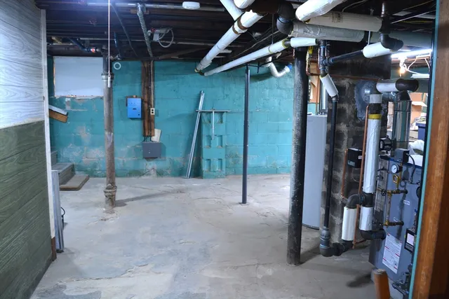 $304,900 | 92 Norman Street, West Springfield, MA 01089