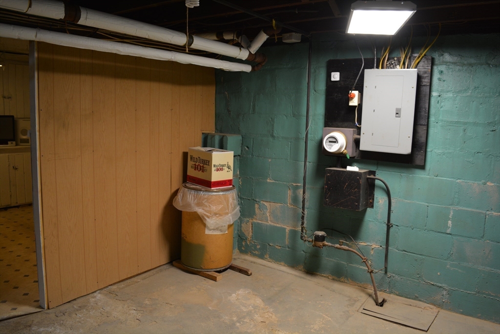 92 Norman Street West Springfield, MA 01089 - Photo 30 of 39