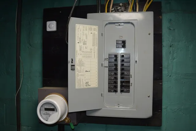 $304,900 | 92 Norman Street, West Springfield, MA 01089