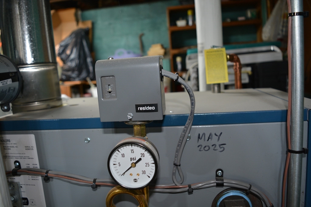 92 Norman Street West Springfield, MA 01089 - Photo 33 of 39