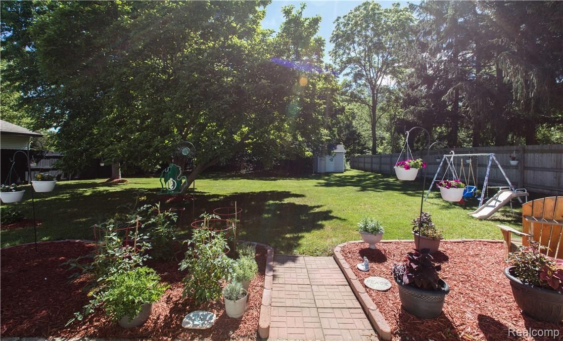 11397 Main Road Fenton, MI 48430 - Photo 40 of 45 Stamm (27 of 32).jpg