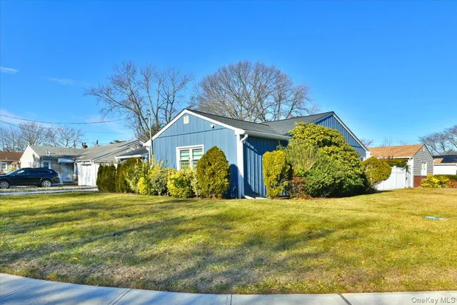 $899,999 | 1510 Rica Place, Valley Stream, NY 11580