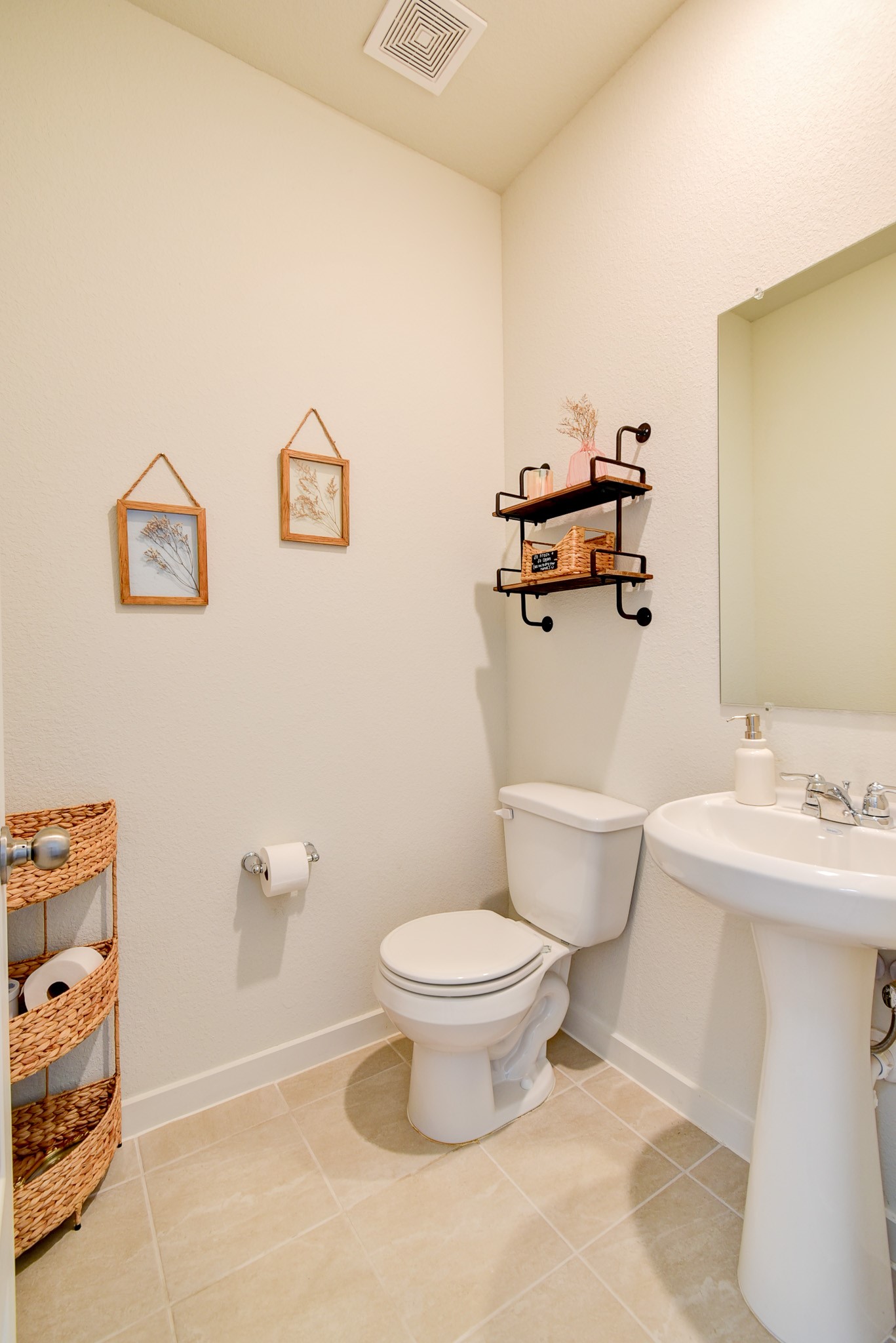 205 Laura Leigh Lane Angleton, TX 77515 - Photo 17 of 29 Half Bath