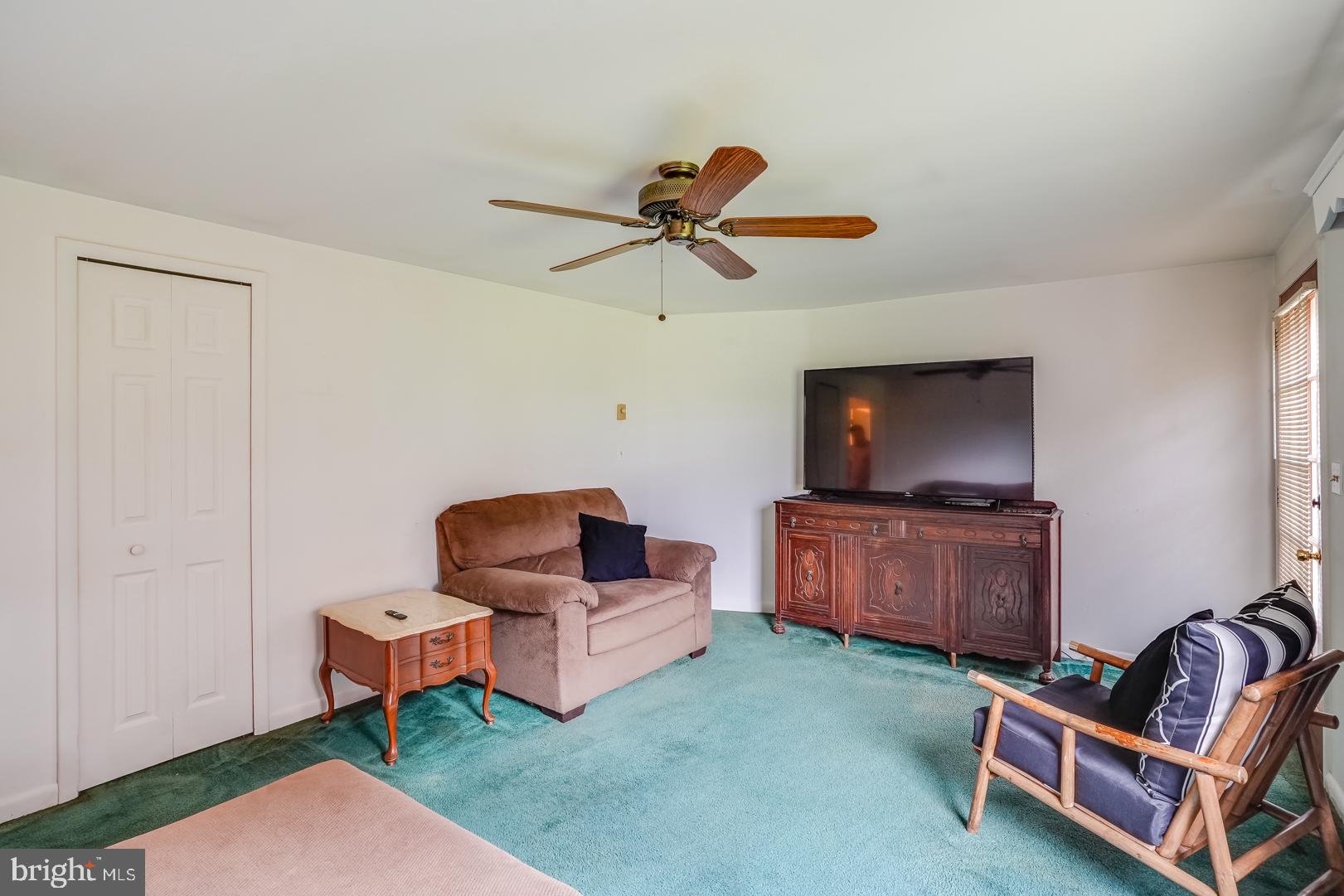 1067 Caldwell Corner Road Townsend, DE 19734 - Photo 24 of 41 Living room