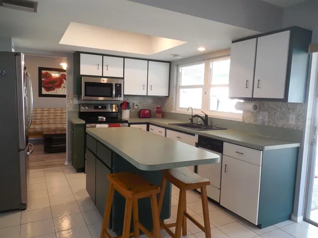 $2,400 | 2421 Ivanhoe Street, Port Charlotte, FL 33952