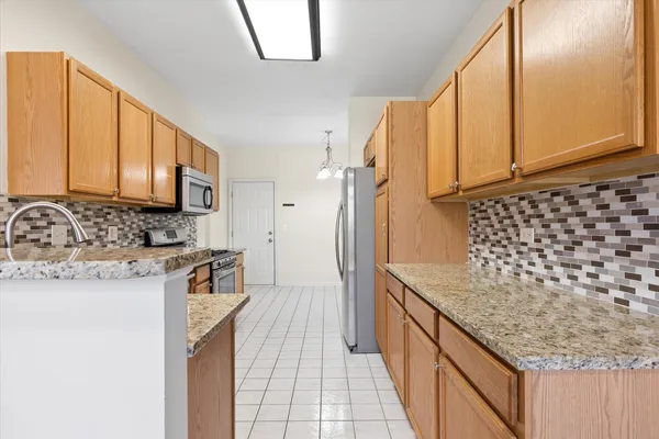$359,900 | 2966 Talaga Drive, Unit 2966, Algonquin, IL 60102