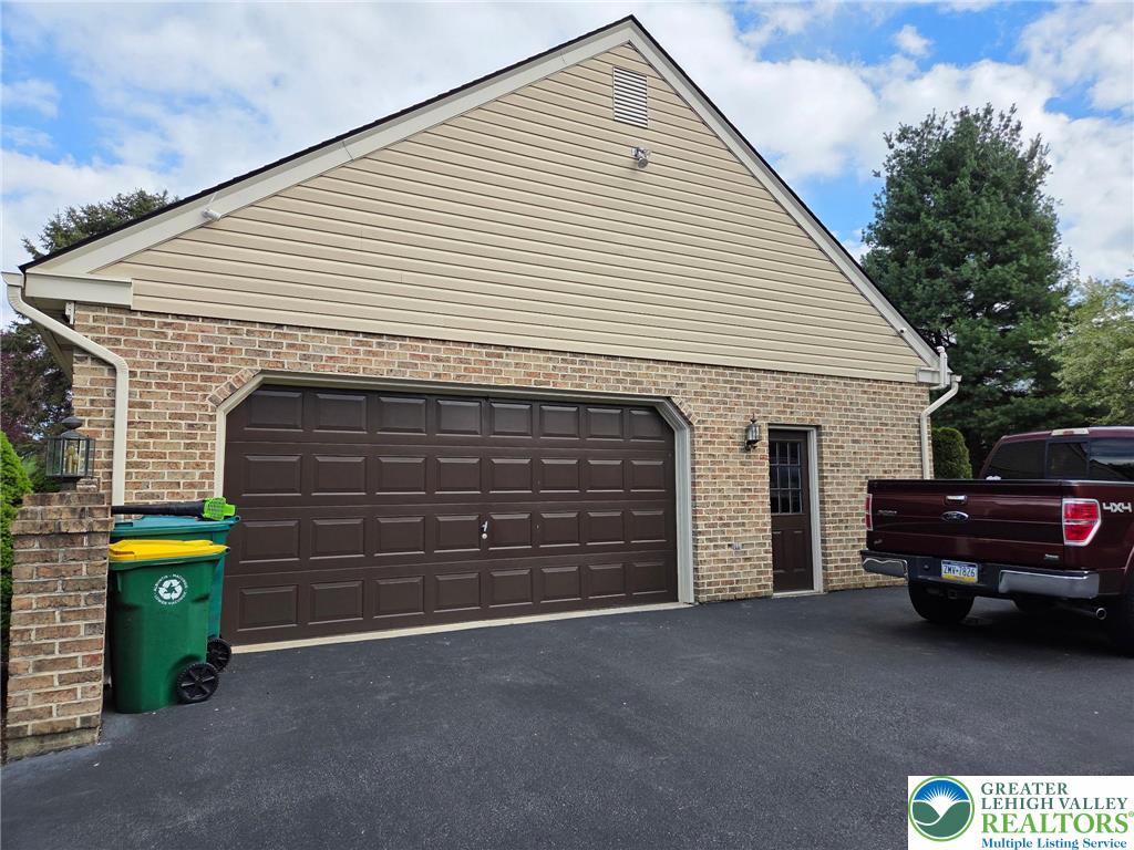 1000 Kressler Road Allentown, PA 18103 - Photo 4 of 33 Gallery Image 4