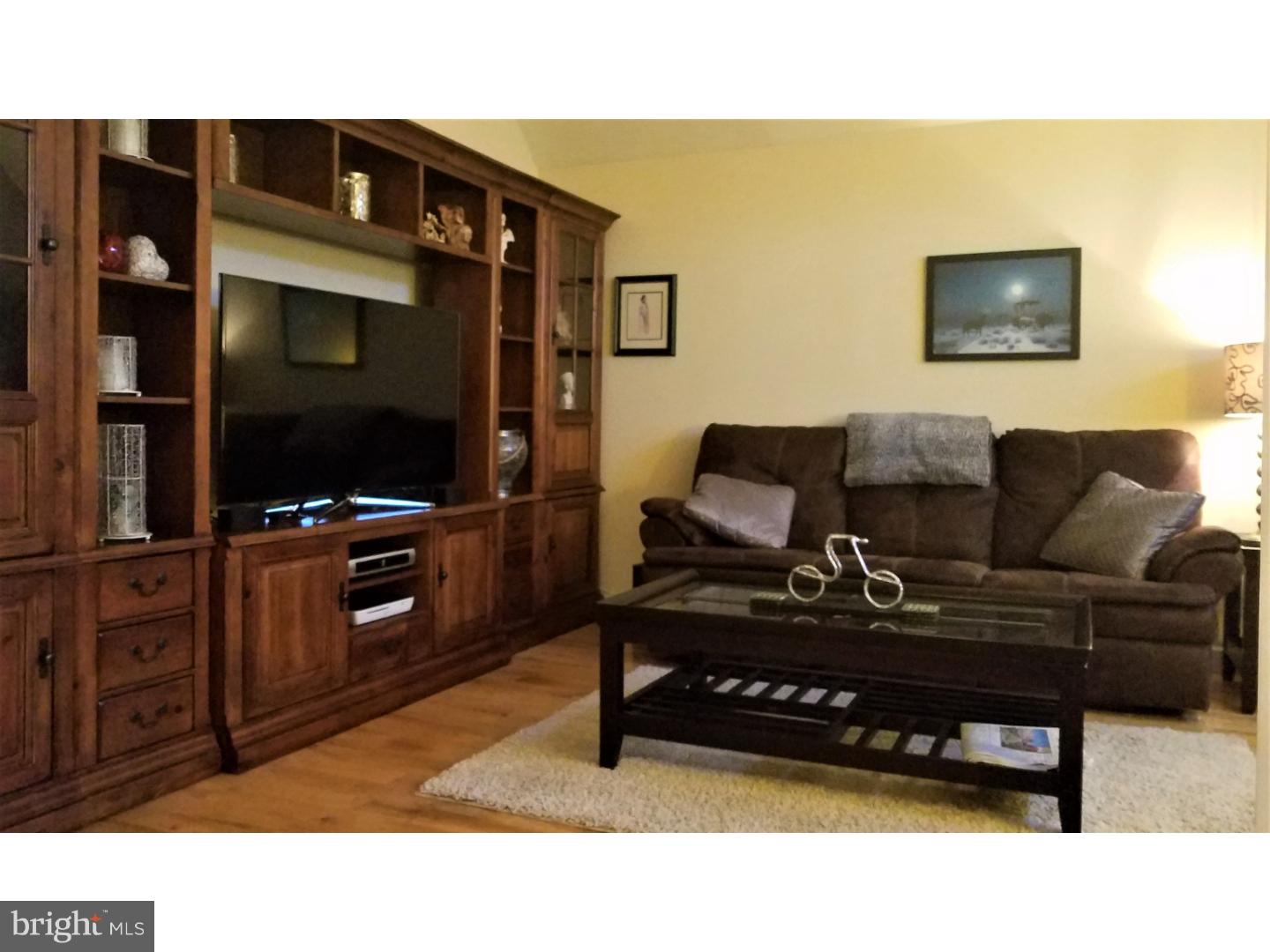 529 Stanford Road Fairless Hills, PA 19030 - Photo 8 of 19 Family Room